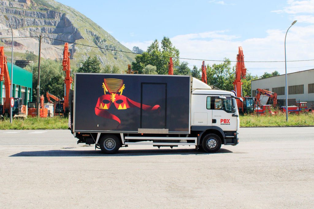 tanit plana-photoespana truck art project collaboration-bubi canal-photoespana-manuela lorente-ana palacios