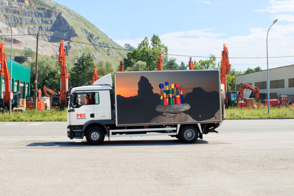 tanit plana-photoespana truck art project collaboration-bubi canal-photoespana-manuela lorente-ana palacios